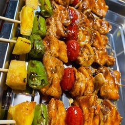 ไม้ใหญ่ ข้าวเหนียวหมูย่างโบราณ เนื้อย่าง ฮ้อนๆ แจ่วแซ่บๆ ตลาดต้นไทร ติดบีทีเอสแบริ่ง