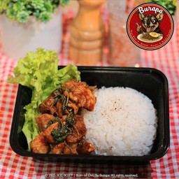 ข้าวผัดกระเพราหมูนรกแตก