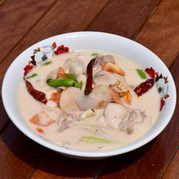 ต้มข่าไก่