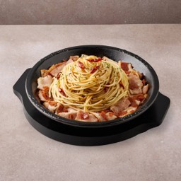 พาสต้าเบคอนพริกแห้ง