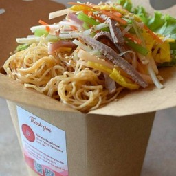 บะหมี่สายรุ้ง ( ซอสเนยถั่ว)