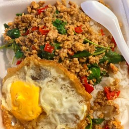 กระเพราหมูสับ