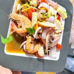 เบนนาซี เตี๋ยวเนื้อตุ๋น ข้าวมันไก่ ตำ ยำ ฮาล้าล