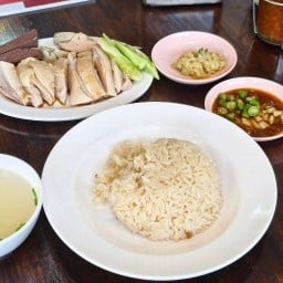 โกโอ๊ตซังฮี้ข้าวมันไก่