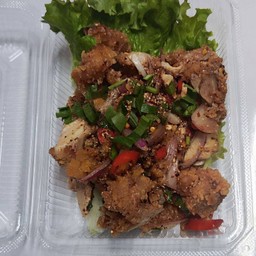 ยำสะโพกไก่แซ่บ