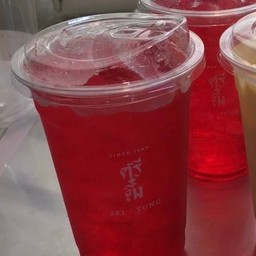 น้ำแดงโซดา