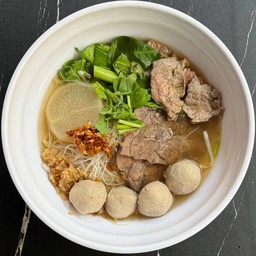 ก๋วยเตี๋ยวเนื้อลูกชิ้น