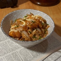 ข้าวไก่ทอดซอสญี่ปุ่น