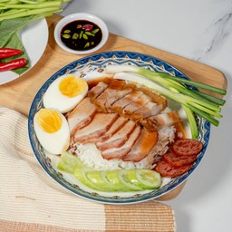 ข้าวหมูแดง-หมูกรอบ+กุนเชียง+ไข่ ขายดีมาก