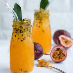 น้ำส้มผสมเสาวรส