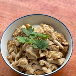 ข้าวหน้าหมูกระเทียม 