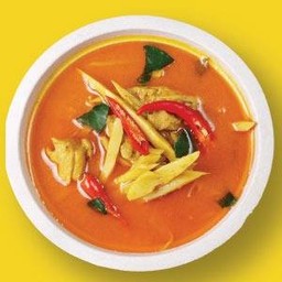 แกงเผ็ด หน่อไม้ไก่