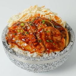 ข้าวหน้าหมูผัดซอสเกาหลี