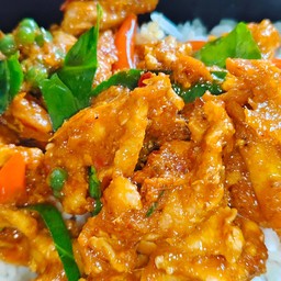 ผัดเผ็ดหมูชิ้น( ราดข้าว)