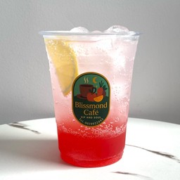 สตอเบอร์รี่โซดา