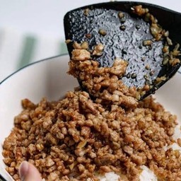 ข้าวหมูสับทอดกระเทียมพริกไทย(ฟรีไข่)