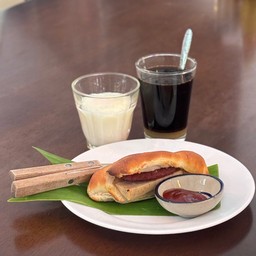 ไข่ลวก+ปังญวณ+กาแฟโบราณร้อน