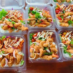 ข้าวยำไก่แซ่บ