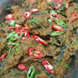 ผัดเผ็ดปลาดุกทอด(เครื่องแกงใต้)