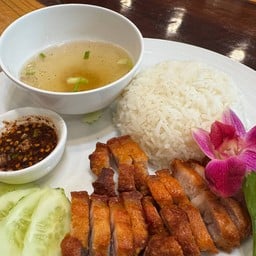 ข้าวหมู3ชั้นทอดน้ำปลา+น้ำจิ้มแจ่ว