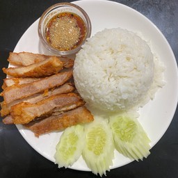 ข้าว สะโพกหมูทอด