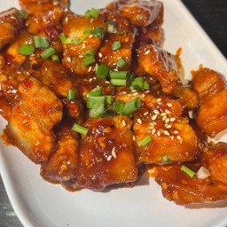 หมูผัดเผ็ดเกาหลี (제육볶음)