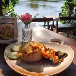 ข้าวราดกระเพราทะเล