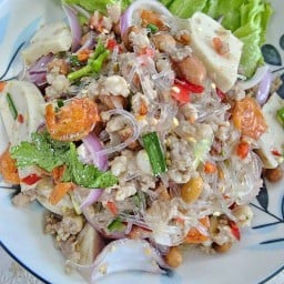 จ๊ะจ๋า ยำแซบ