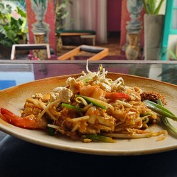 ผัดไทยเส้นจันทน์