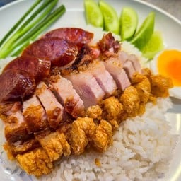 ข้าวหมูกรอบพิเศษ