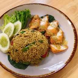 ข้าวผัดเขียวหวานไก่กรอบ