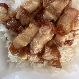 หมูกรอบกระเทียมพริกไทย