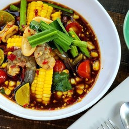 ตำข้าวโพดกุ้งสดปลาหมึกน้ำปลาร้า