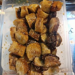 เห็ดย่างเกลือพริกไทยดำ