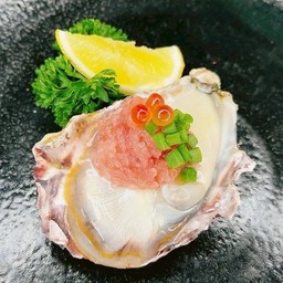 หอยนางรมหน้าปลามากุโร่ส้บต้นหอม