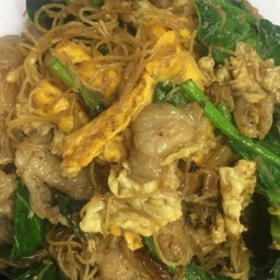 ผัดซีอิ้ว เส้นใหญ่