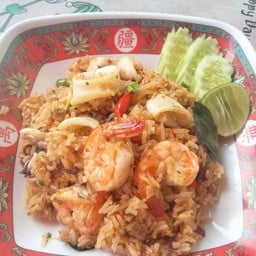 ข้าวผัดต้มยำทะเล