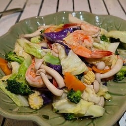 ผัดผักรวมมิตร (กับข้าว)