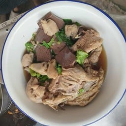 ต้มแซ่บโครงไก่ตุ๋น