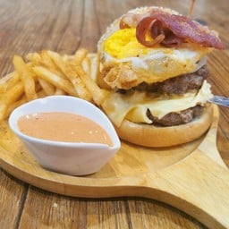 บิ๊กเบนเบอเกอร์เนื้อ