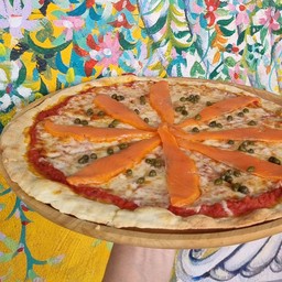 พิซซ่าแซลมอน