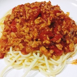 สปาเก็ตตี้หมูสับซอสมะเขือเทศ