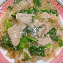 ราดหน้า เส้นหมี่