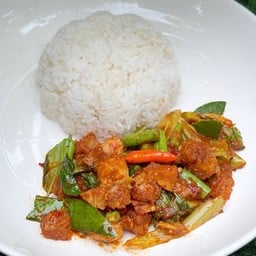 ข้าวผัดพริกแกง