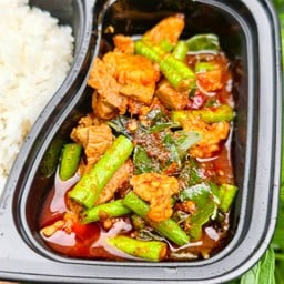 ผัดพริกแกง (เลือกเนื้อสัตว์)