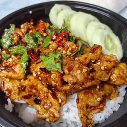 ข้าวกะเพราหมูชิ้น