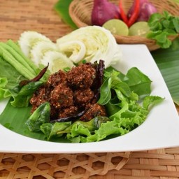 ลาบหมูทอด