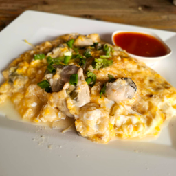 หอยนางรม ออส่วน Oyster Omelette