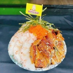 ข้าวหน้าปลาไหลและกุ้งแดงญี่ปุ่น