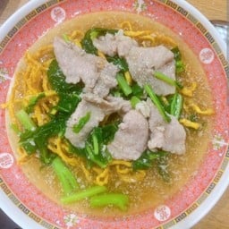ราดหน้าหมกไข่ เส้นหมี่กรอบ